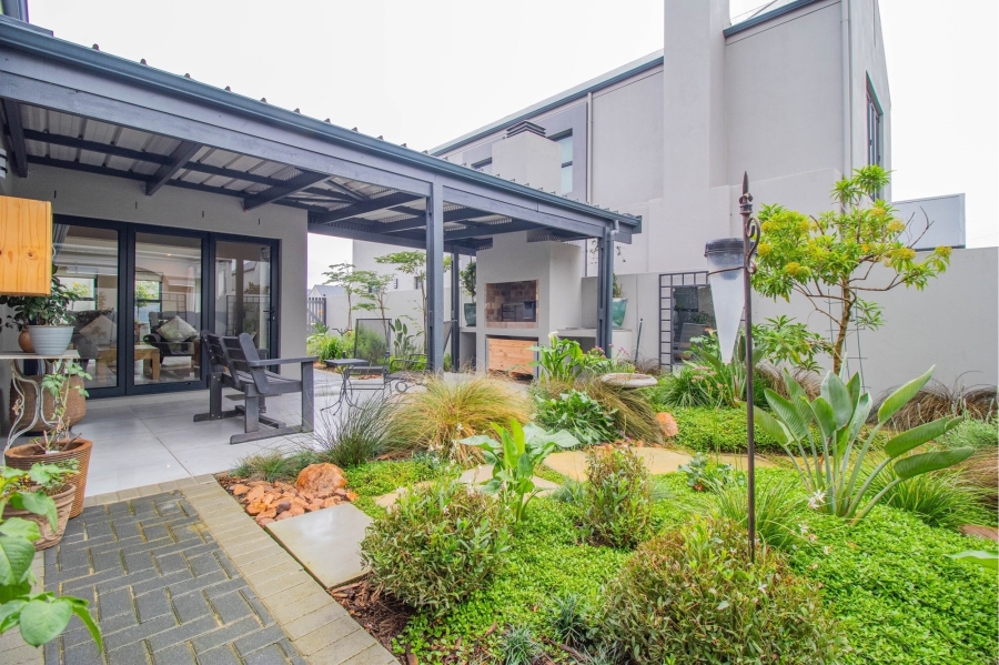 3 Bedroom Property for Sale in Aan de Wijnlanden Western Cape